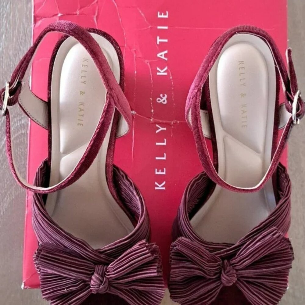 Kelly & Katie Heather Sandals - Color: Tawny Port - Size: 7.5 - Picture 3 of 9